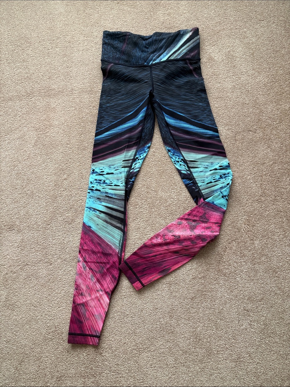 Lululemon leggings size 4
